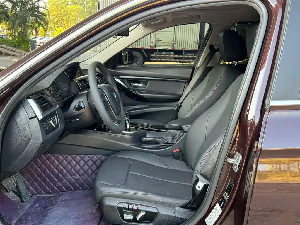 BMW 3 Series 2017 — фото 12