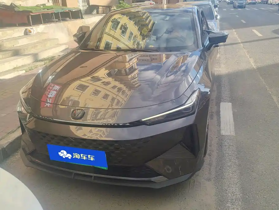 Changan UNI-V Smart Electric Idd 2024 — фото 2