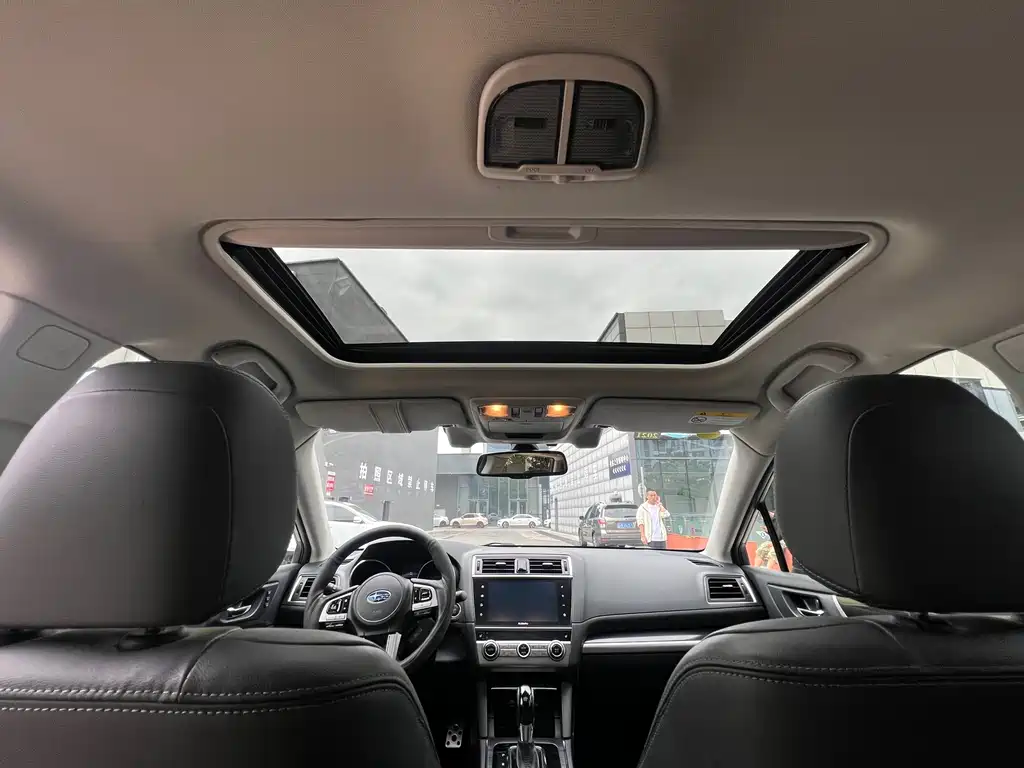Subaru Outback 2017 — фото 15