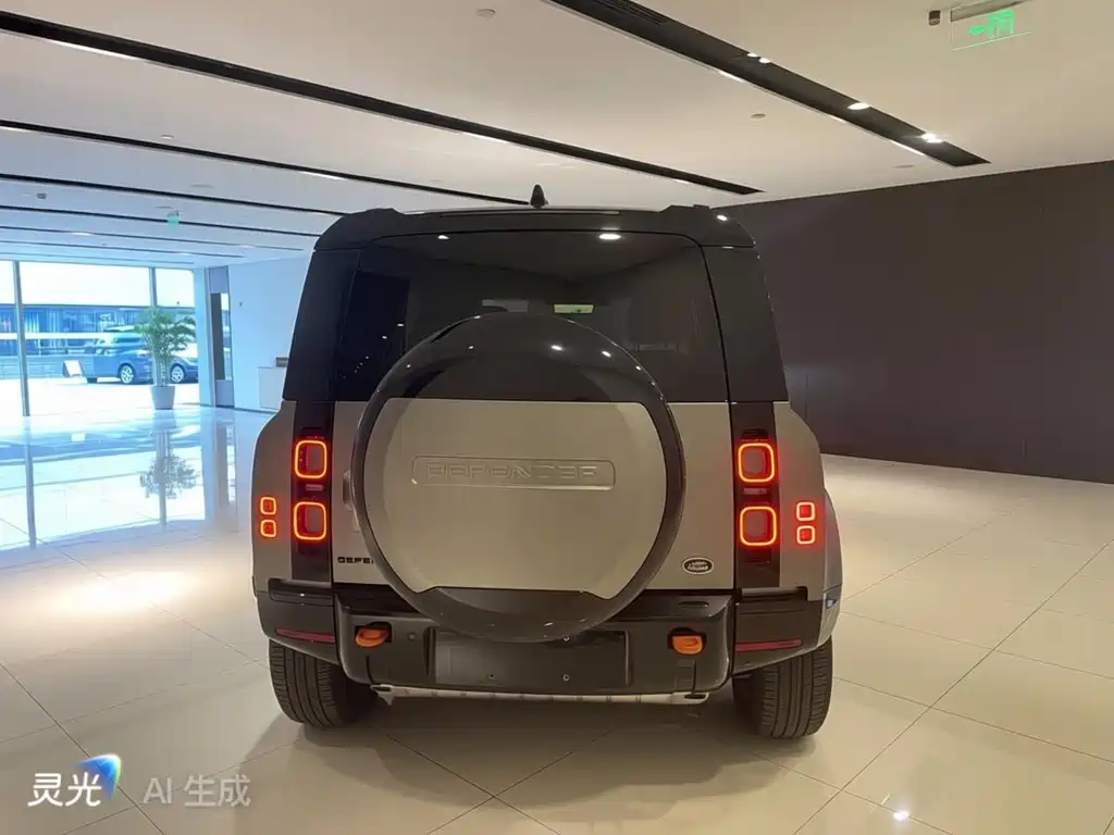 Land Rover Defender 2024 — фото 16