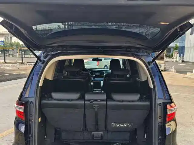 Honda Odyssey 2017 — фото 13