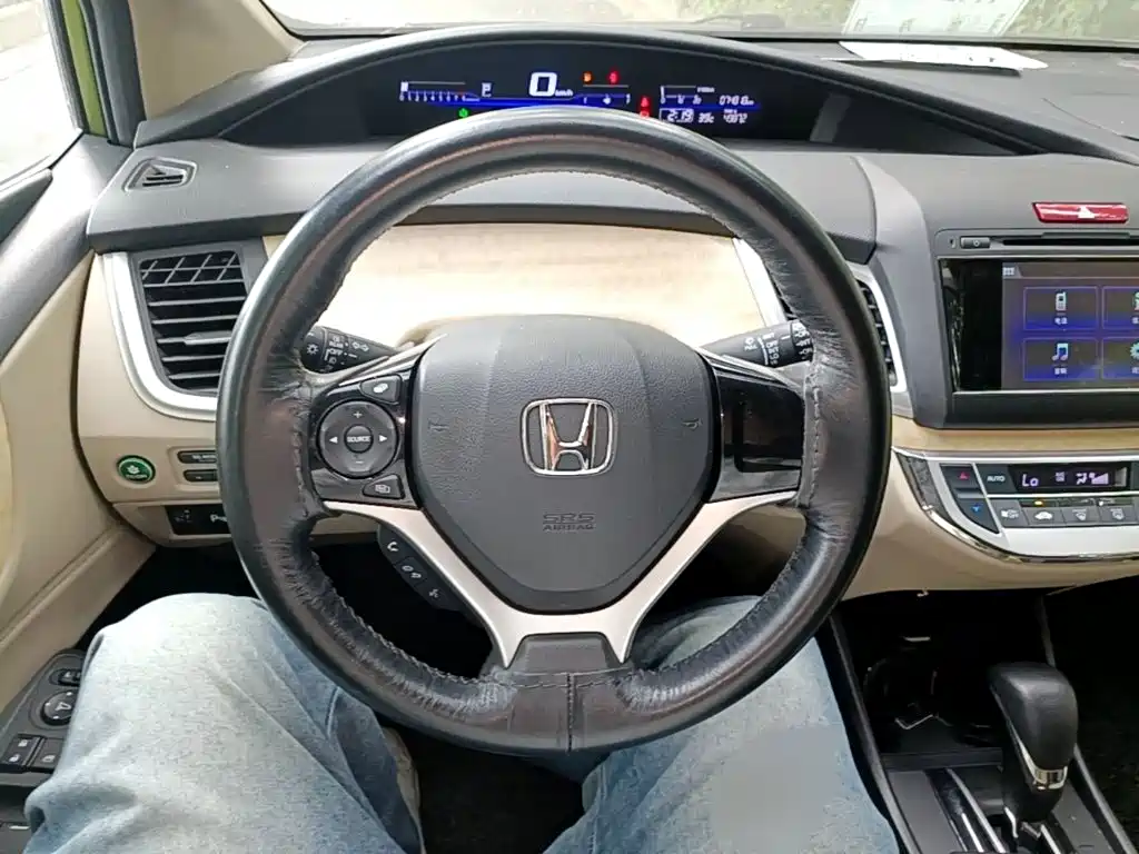 Honda Jade 2015 — фото 11