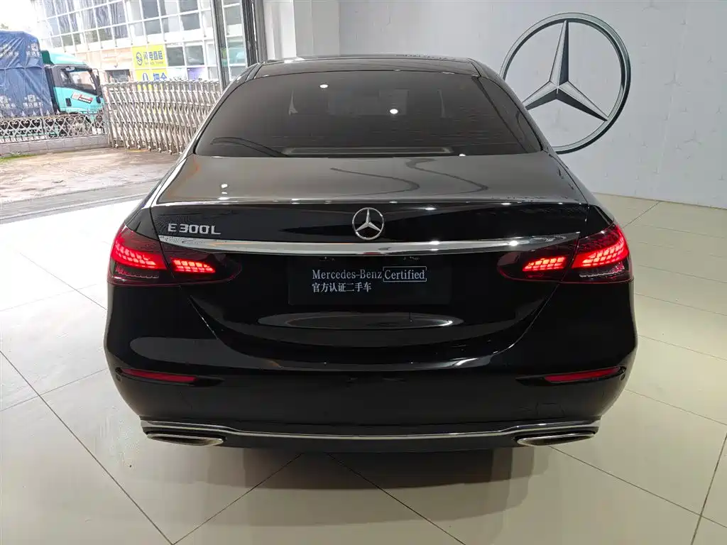 Mercedes-Benz E-Class 2023 — фото 11