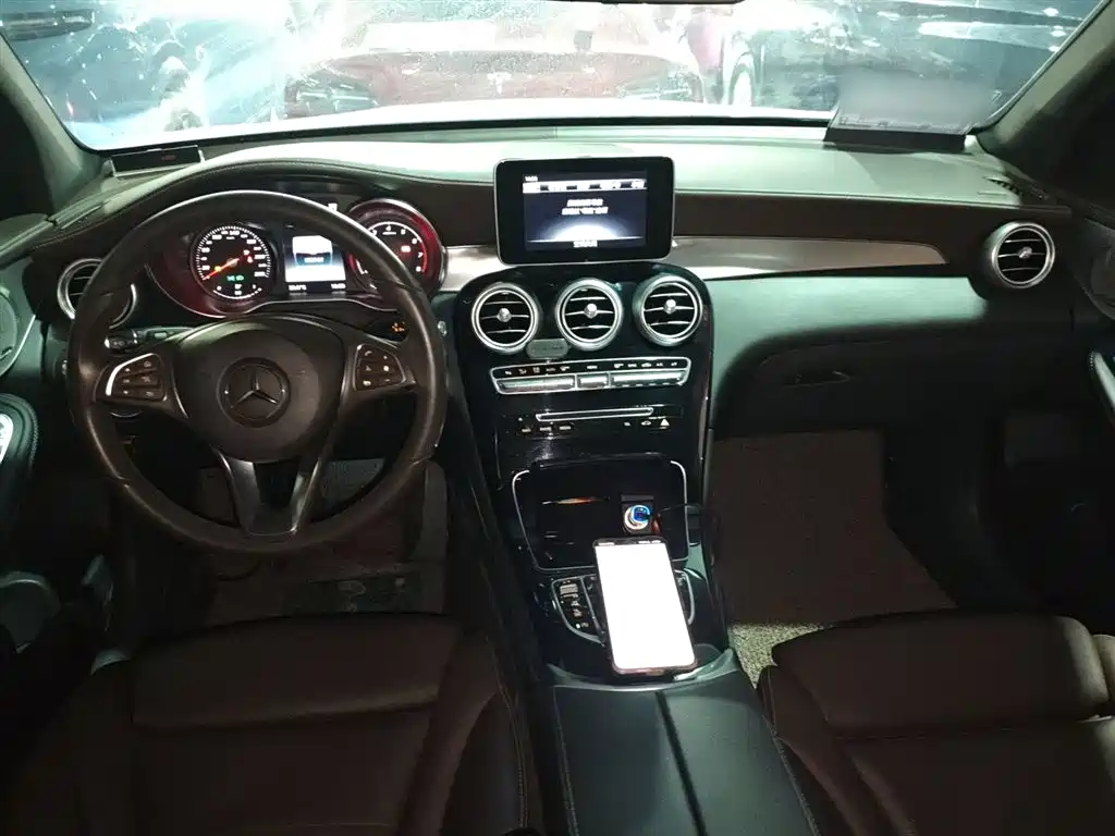 Mercedes-Benz GLC 2017 — фото 12