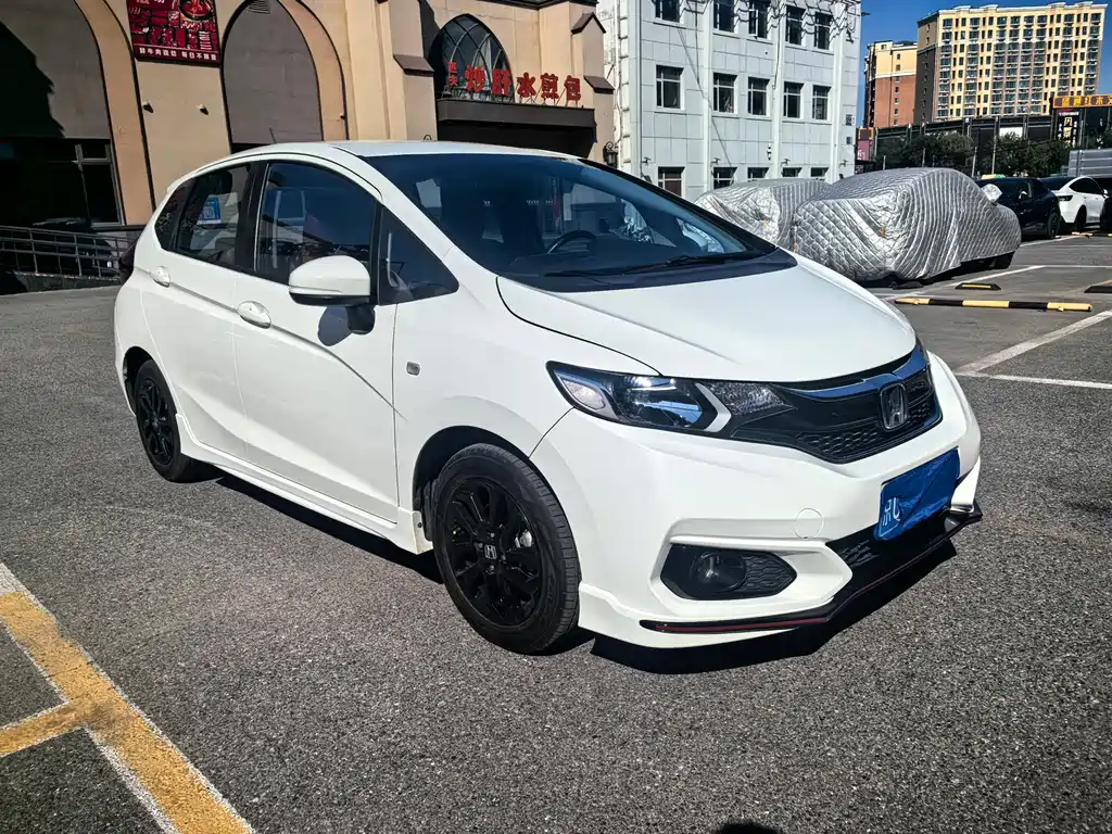 Honda Fit 2018 — фото 2