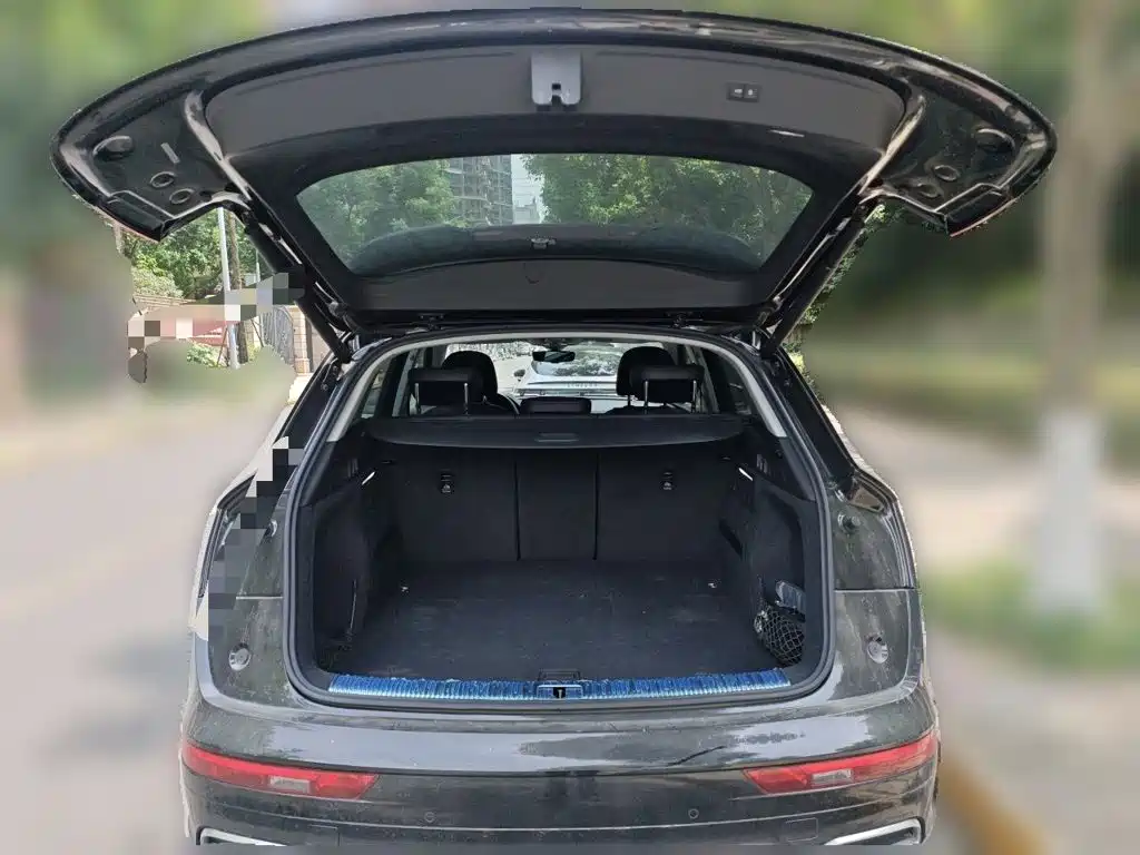 Audi Q5L 2021 — фото 15
