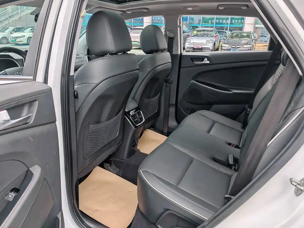 Hyundai Tucson 2021 — фото 16