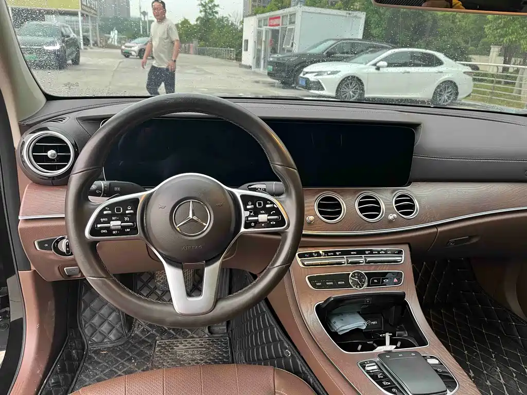 Mercedes-Benz E-Class 2020 — фото 10