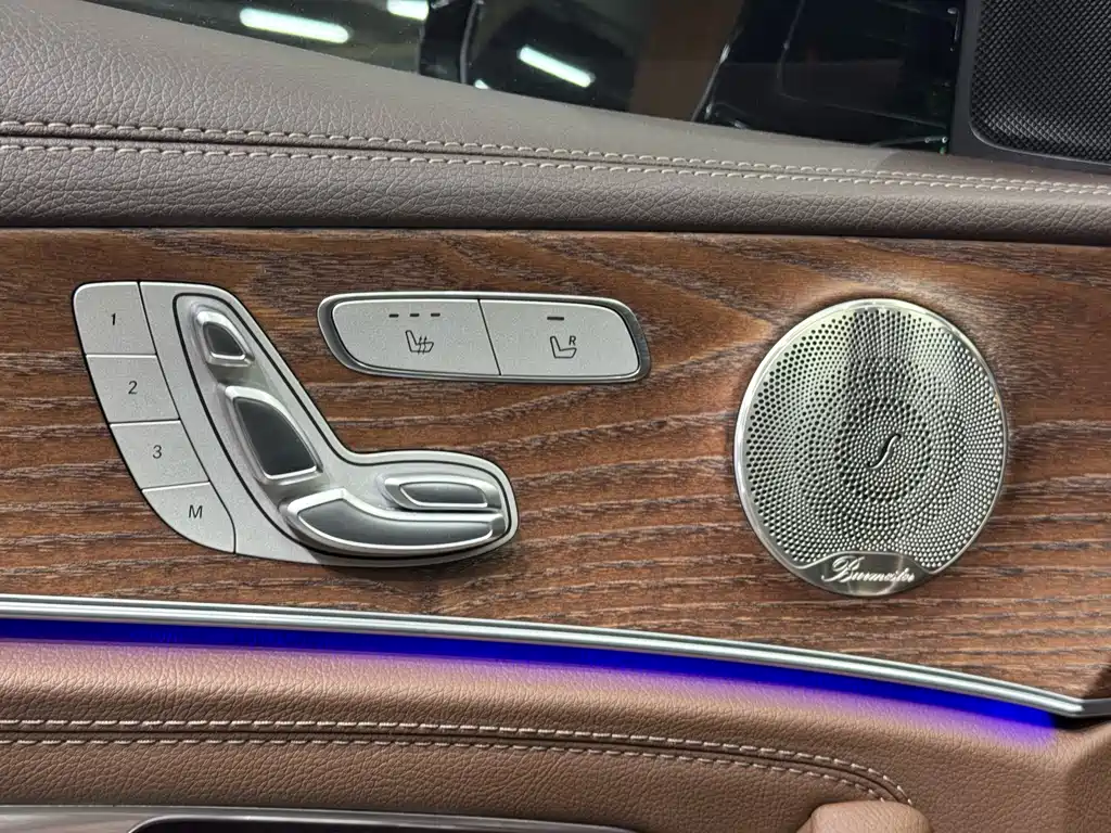 Mercedes-Benz E-Class 2023 — фото 8