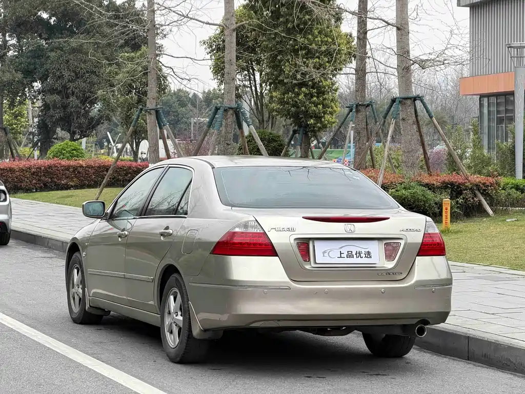 Honda Accord 2006 — фото 2