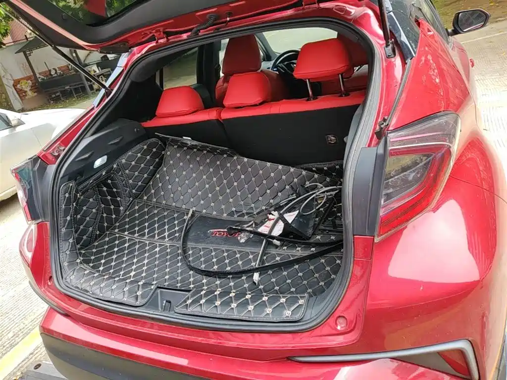 Toyota C-HR 2019 — фото 19