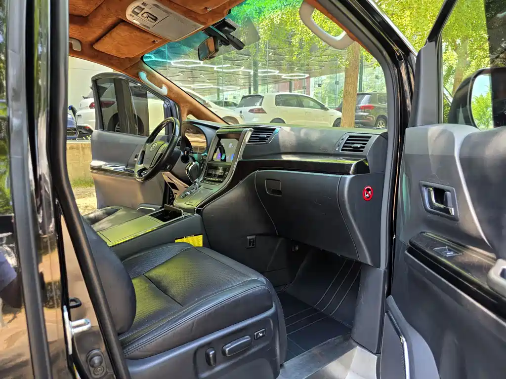 Toyota Alphard 2014 — фото 10