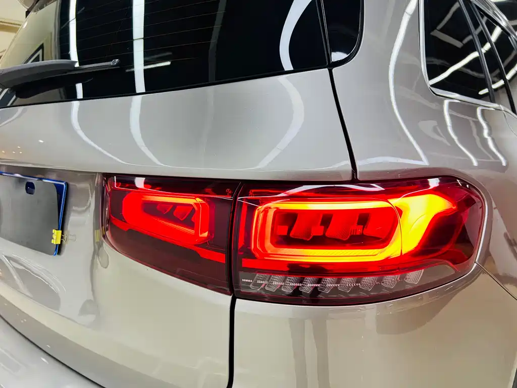 Mercedes-Benz GLB 2022 — фото 19