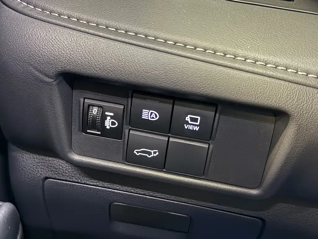 Toyota Crown Kluger 2025 — фото 14