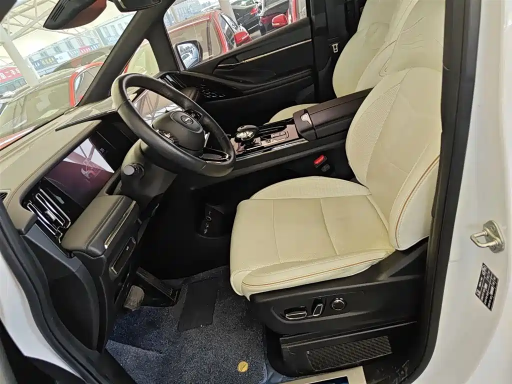 GAC Motor Trumpchi M8 2023 — фото 15