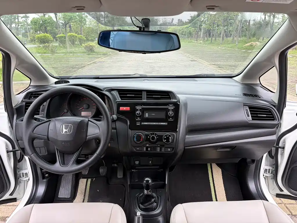 Honda Fit 2016 — фото 11