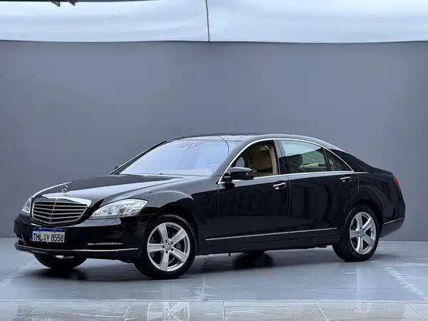 Mercedes-Benz S-Class 2010