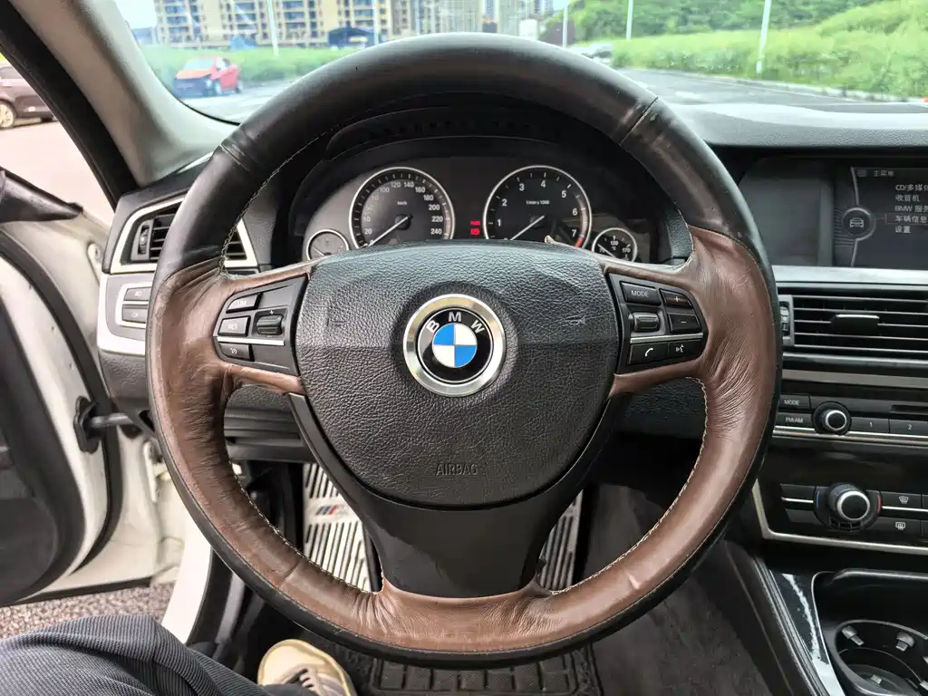 BMW 5 Series 2013 — фото 13