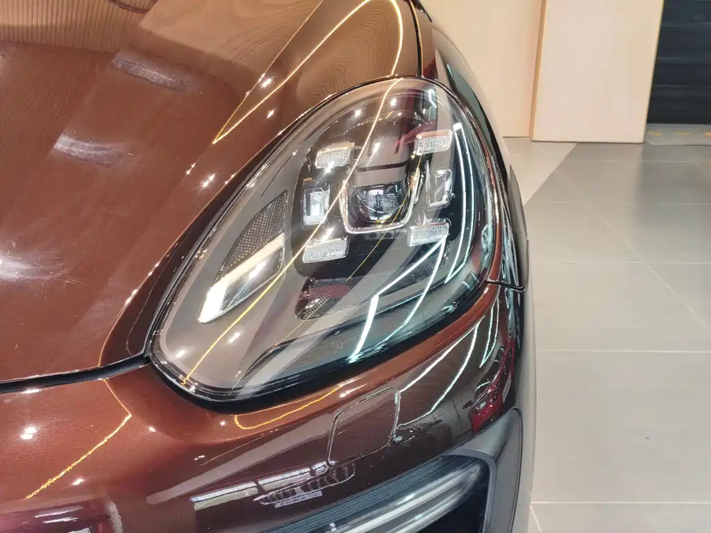 Porsche Cayenne 2017 — фото 14