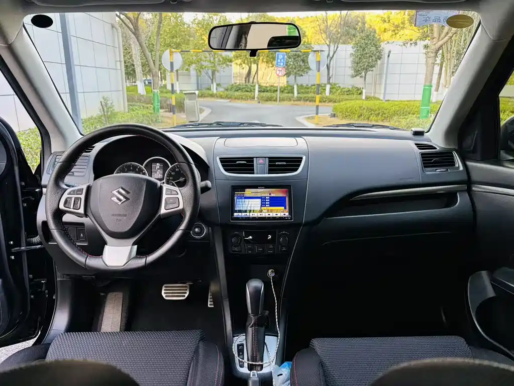 Suzuki Swift 2015 — фото 14