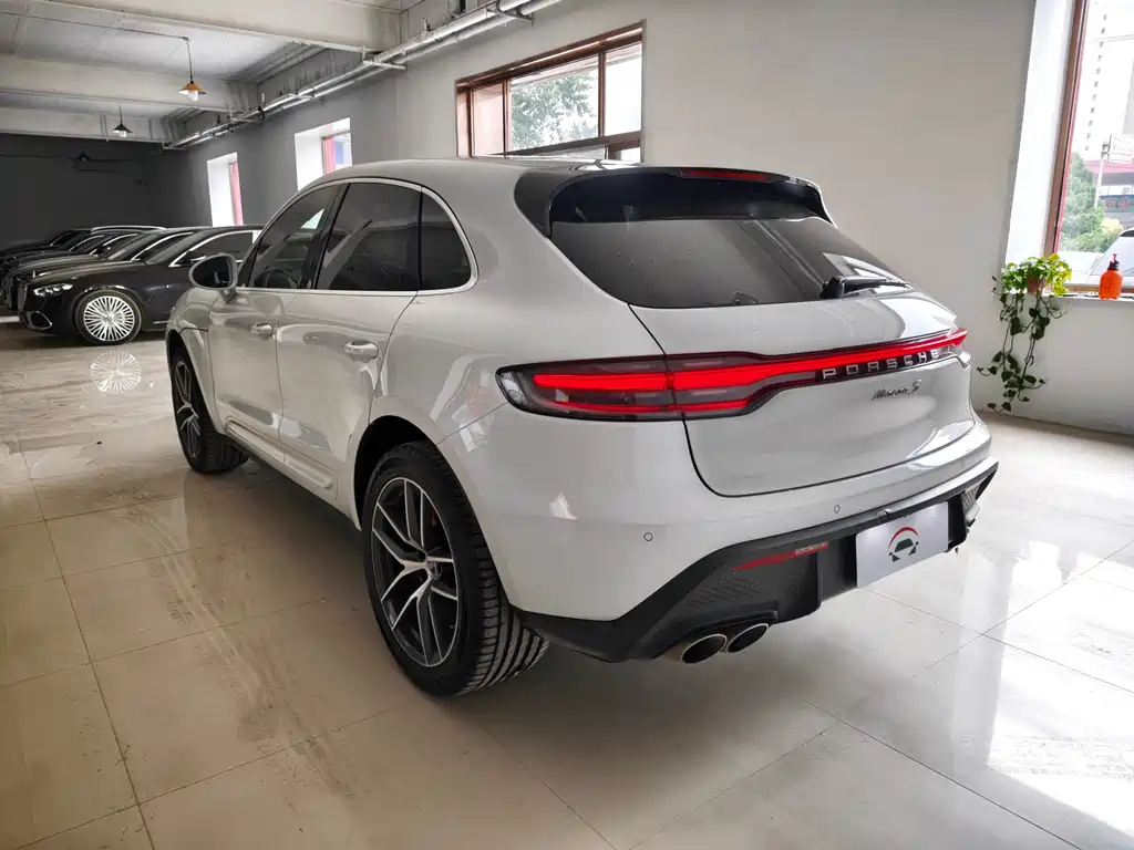 Porsche Macan 2023 — фото 4