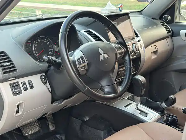 Mitsubishi Pajero Jinchang 2014