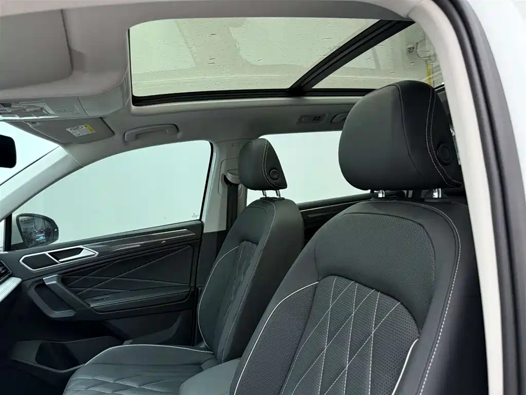 Volkswagen Tiguan L 2024 — фото 16