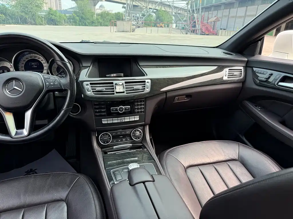 Mercedes-Benz CLS 2013 — фото 12