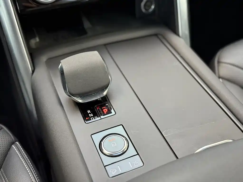 Land Rover Discovery 2024 — фото 12