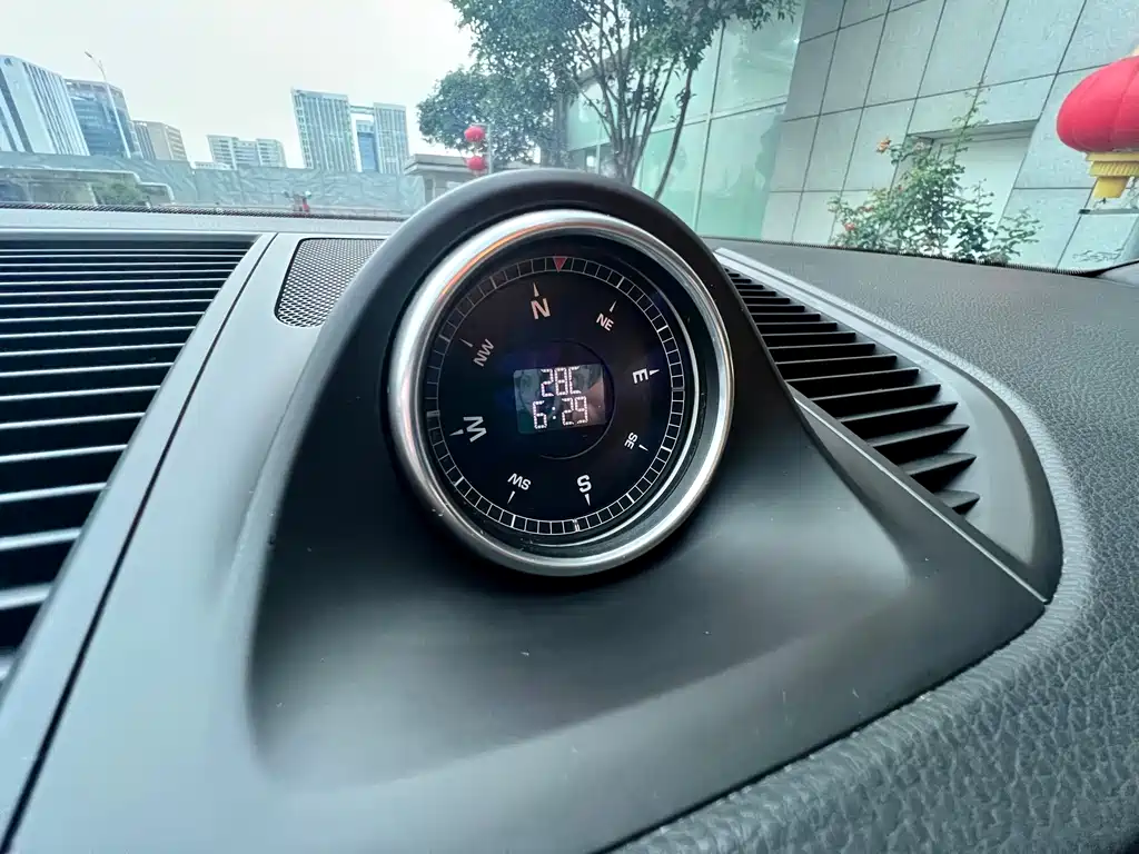 Porsche Macan 2020 — фото 17