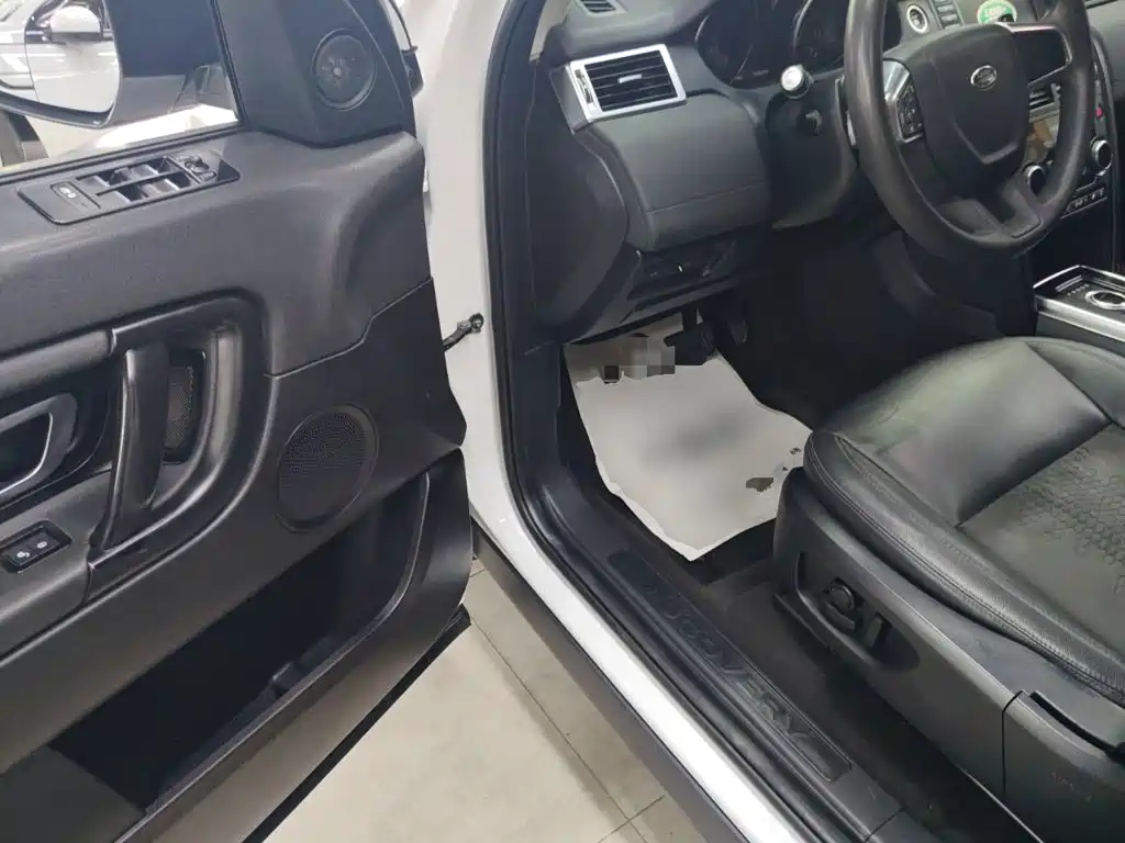 Land Rover Discovery Sport 2018 — фото 12