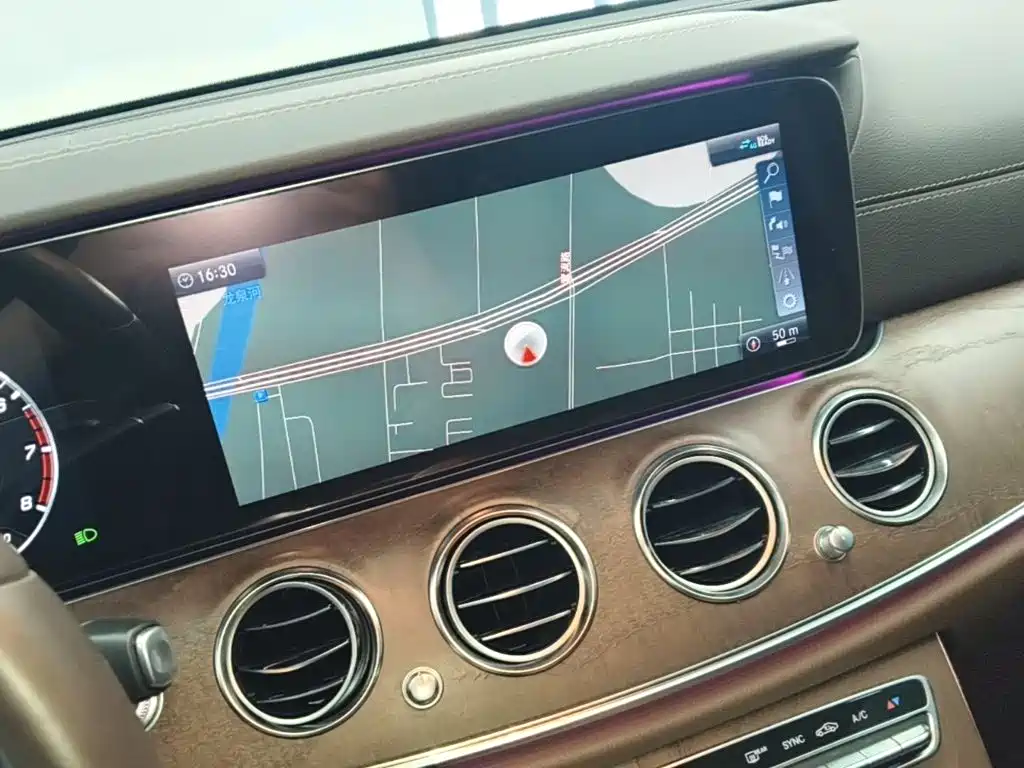 Mercedes-Benz E-Class 2020 — фото 13