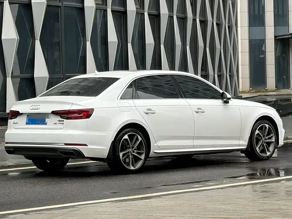 Audi A4L 2019 — фото 4