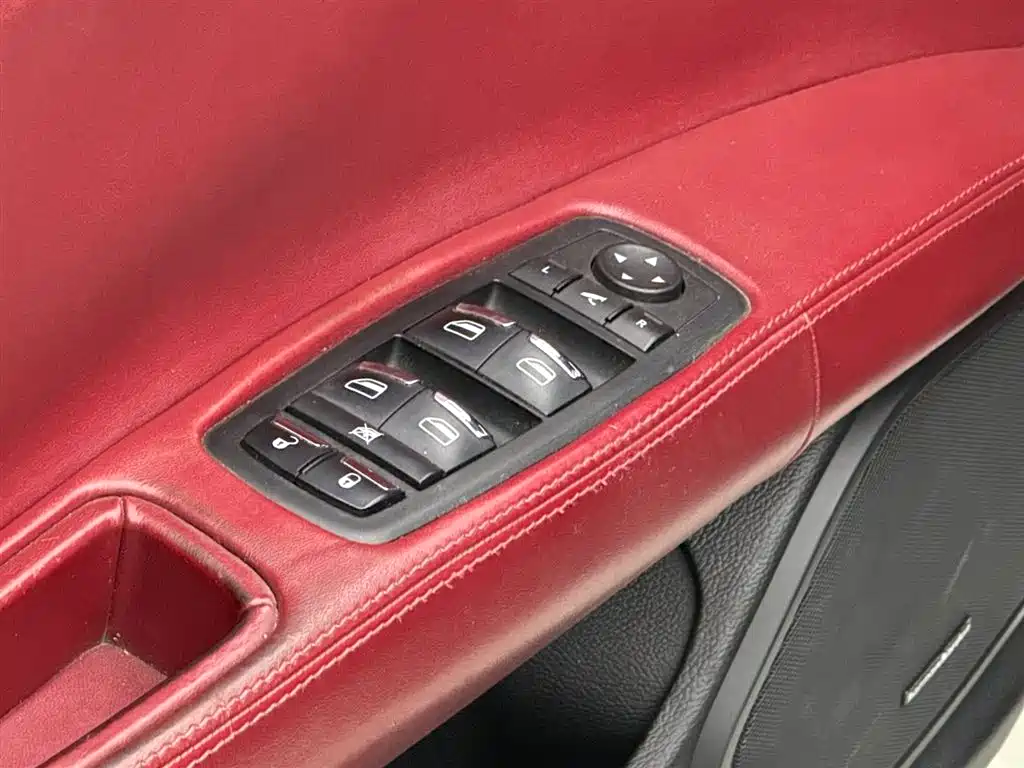 Maserati Quattroporte 2017 — фото 14