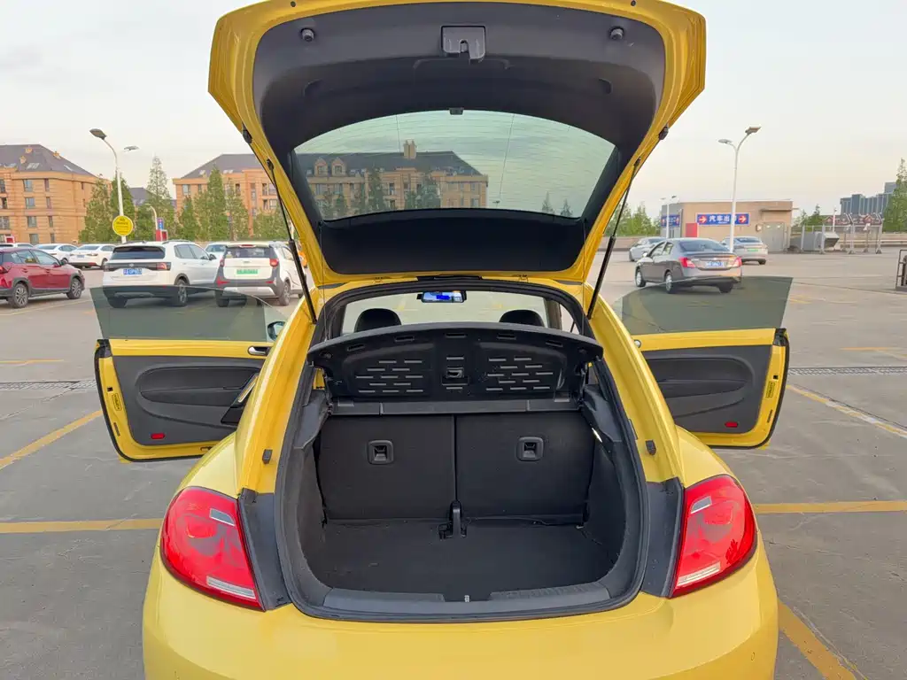 Volkswagen Beetle 2015 — фото 13