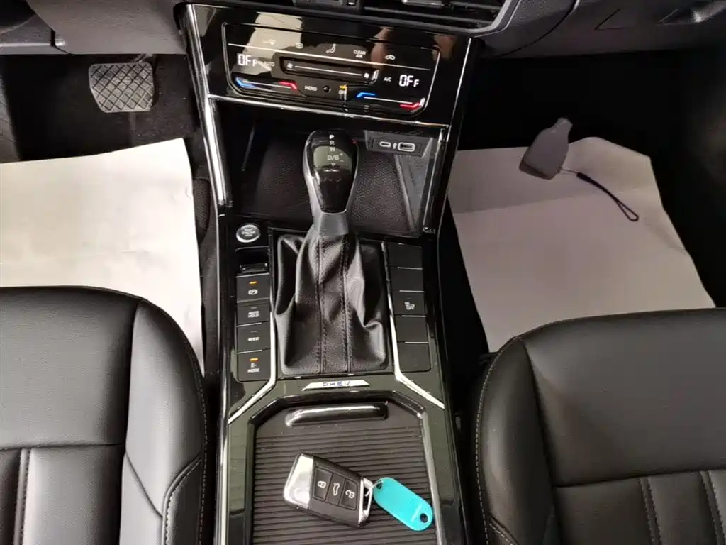 Volkswagen Passat PHEV 2023 — фото 10