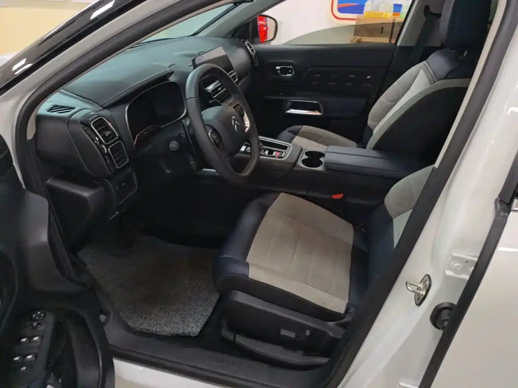 Citroën C5 Aircross 2025 — фото 15