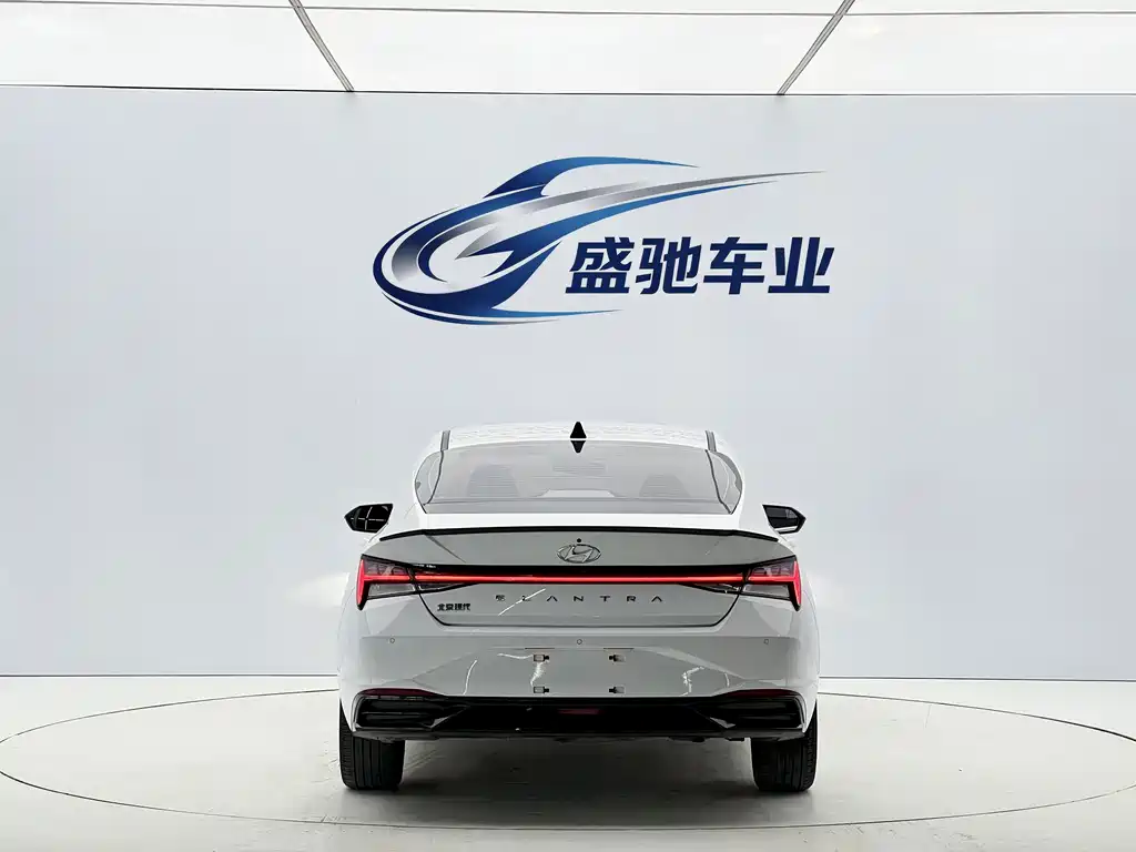 Hyundai Elantra 2023