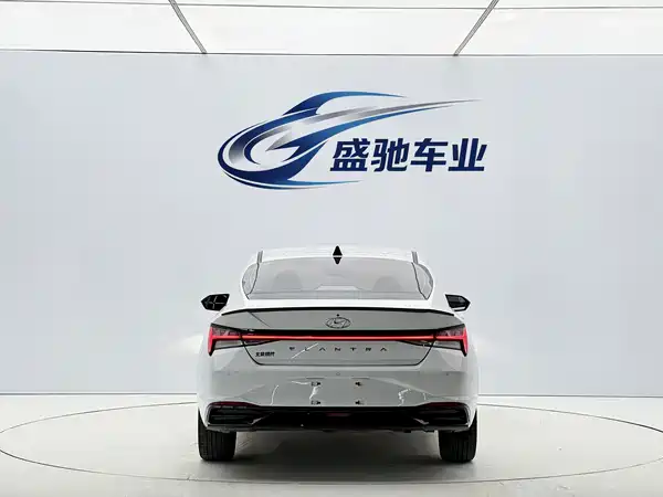 Hyundai Elantra 2023