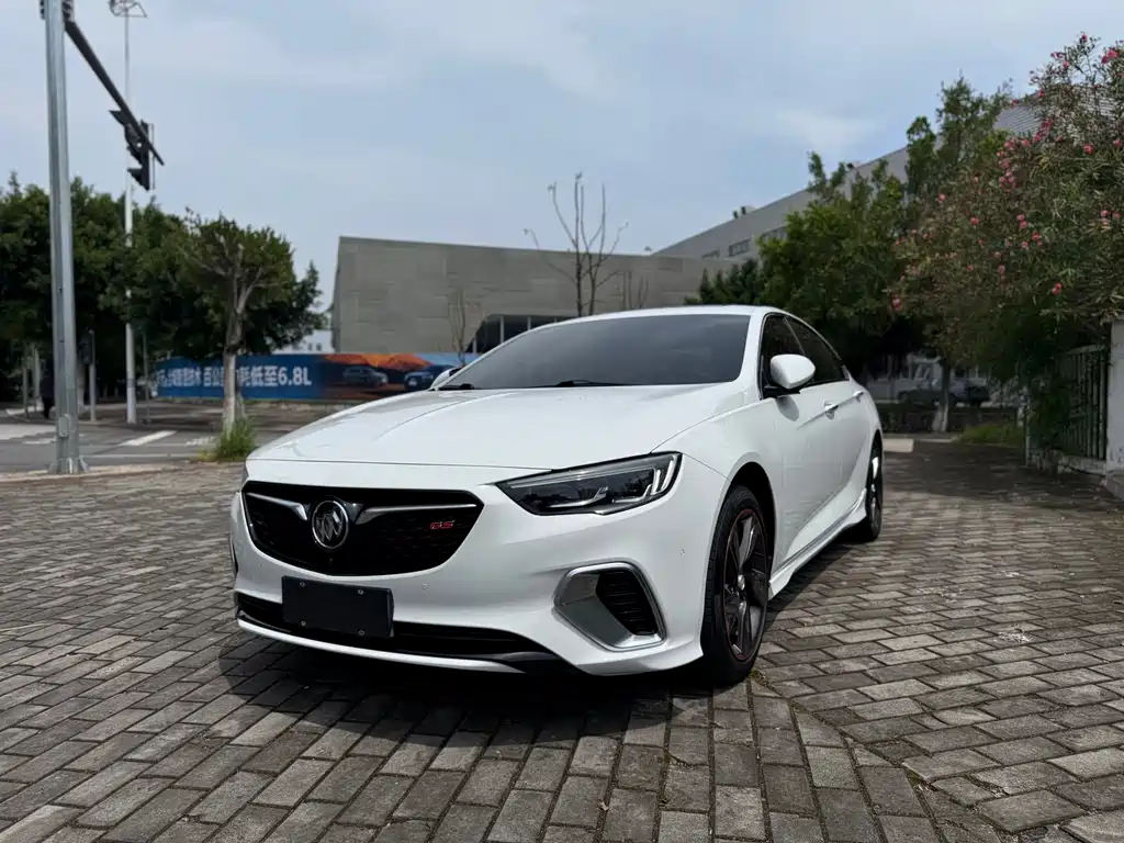 Buick Regal 2018 — фото 1