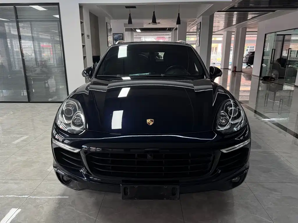 Porsche Cayenne 2017 — фото 2