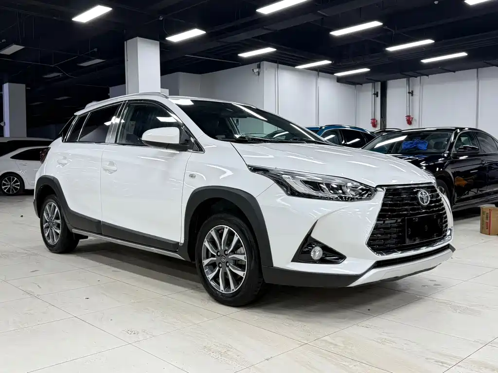Toyota Yaris L 2021