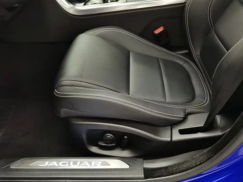 Jaguar XEL 2020 — фото 20