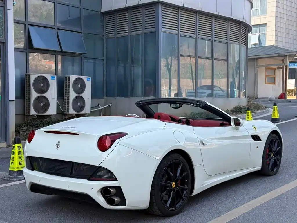 Ferrari California T 2013 — фото 3