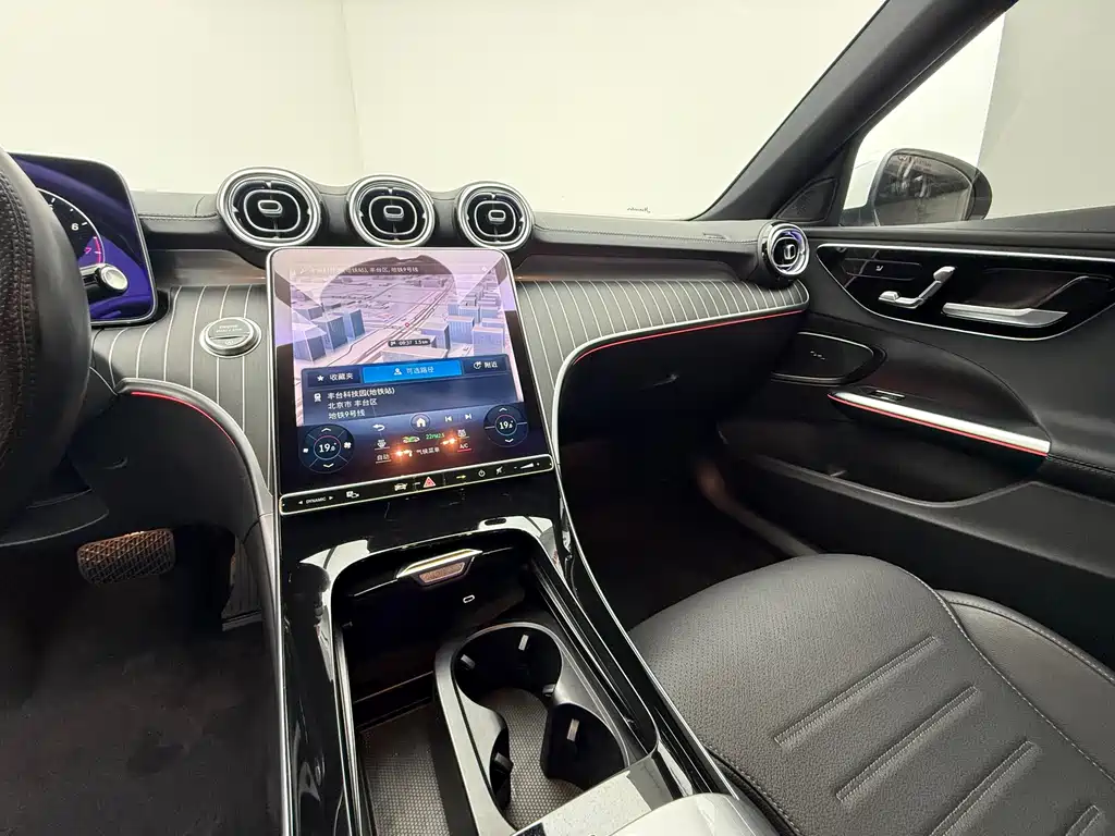 Mercedes-Benz C-Class 2023 — фото 20