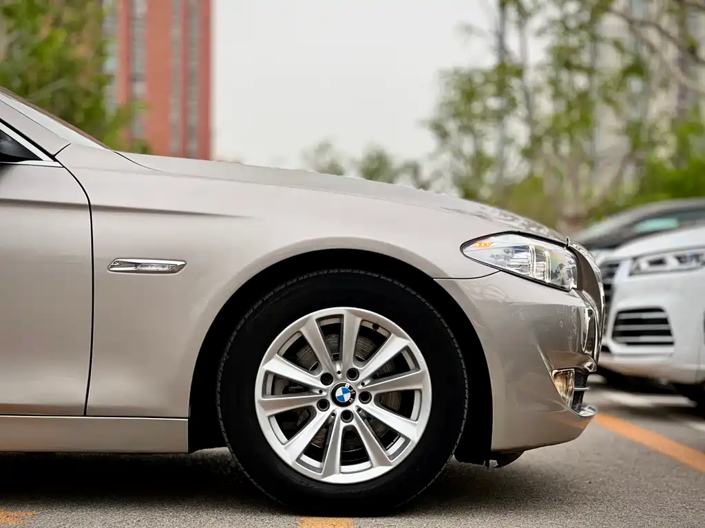 BMW 5 Series 2012 — фото 44