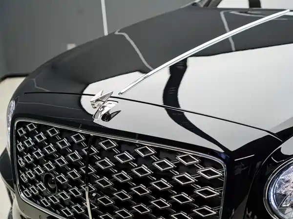 Bentley Flying Spur Plug-In Hybrid 2026