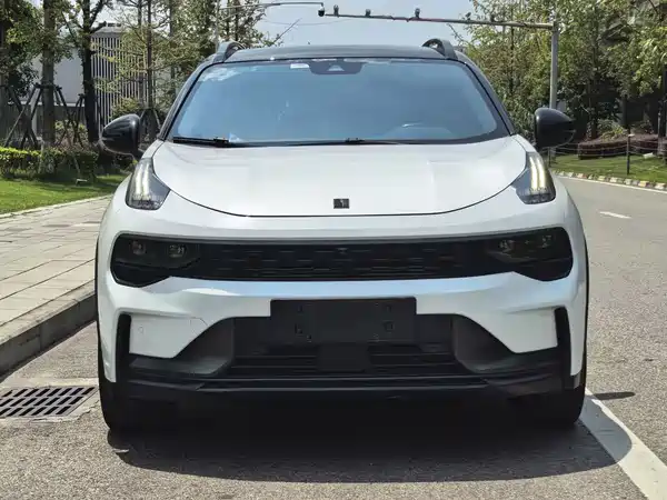 Lynk & Co 01 EM-P 2021