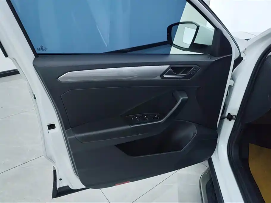 Volkswagen T-Roc 2019