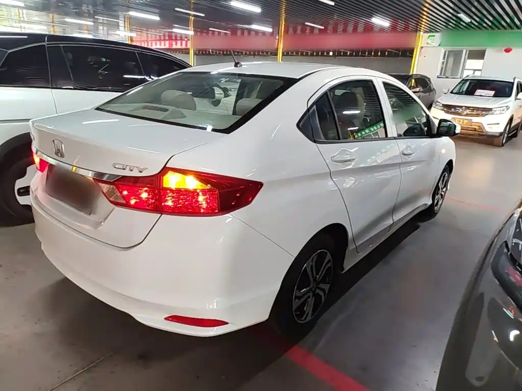 Honda City 2017 — фото 7